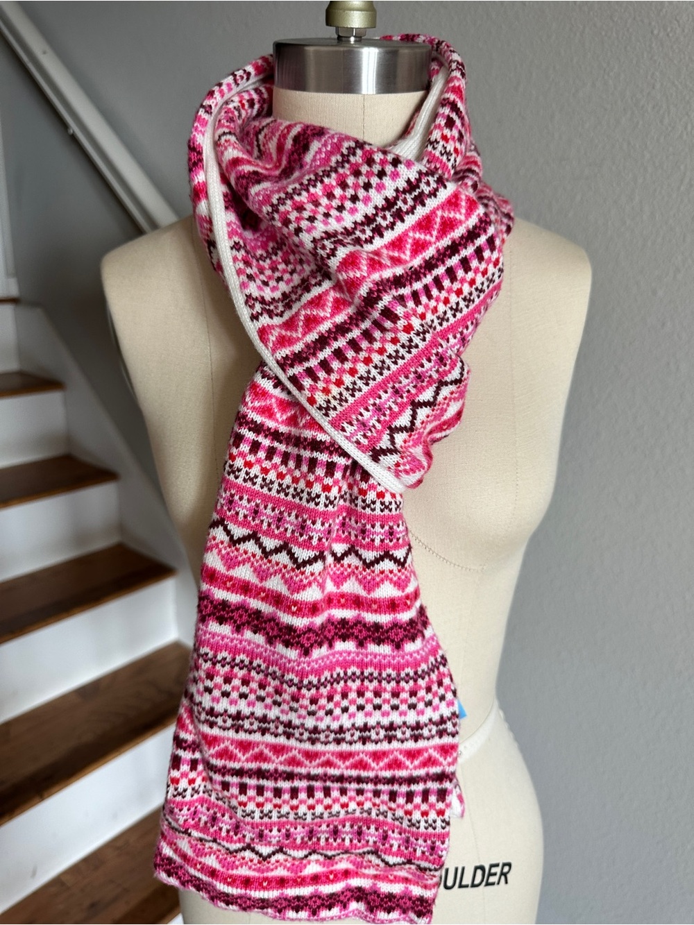 Draper James Fair isle Skinny Scarf Pink Burgundy Cream  80”x7” - Picture 4 of 8